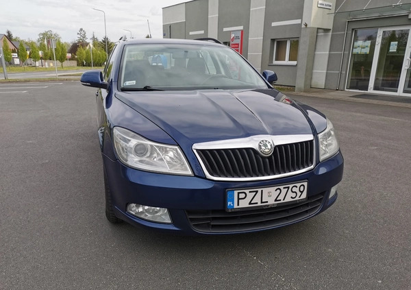 Skoda Octavia cena 17499 przebieg: 305000, rok produkcji 2010 z Złotów małe 407